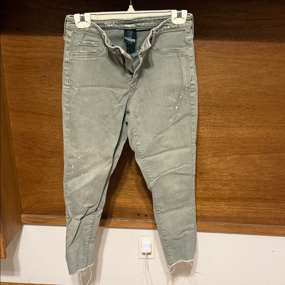 Women's Skinny Jeans in Light Green